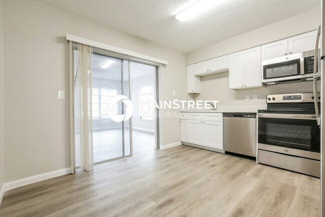 Building Photo - 3 Bedroom Pet-Friendly Home in VENICE, FL with Main Street Renewal
