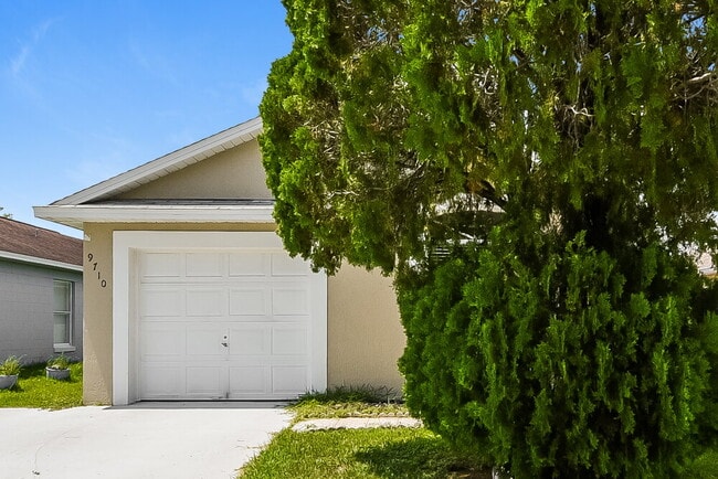 Building Photo - 9710 Red Clover Ave