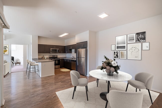 Building Photo - Villa Annette Apartment Homes
