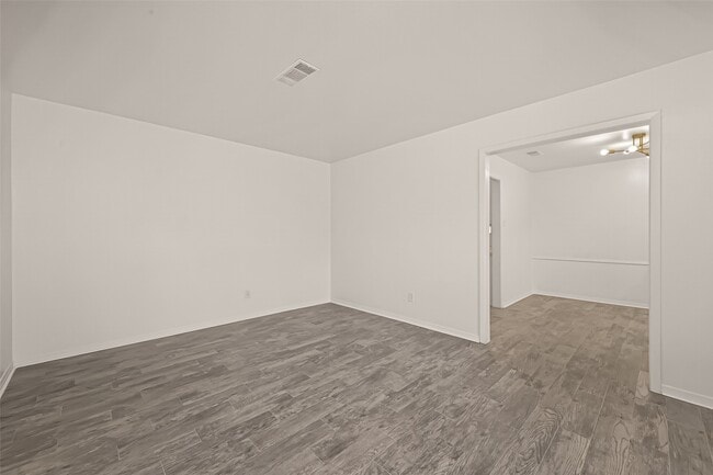 Building Photo - 5615 Beechnut St