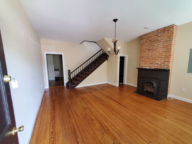 Foto del edificio - MCV, VCU, Church Hill, 2 Story, 3 Bedroom, 2 1/2 Bath House
