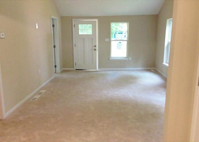 Building Photo - Great 2 Bed 1 Bath in Riverside