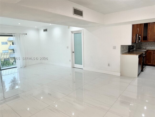 Building Photo - 7401 SW 82nd St