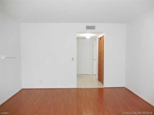 Building Photo - 2 br, 2 bath Condo - 430 Lakeview Dr