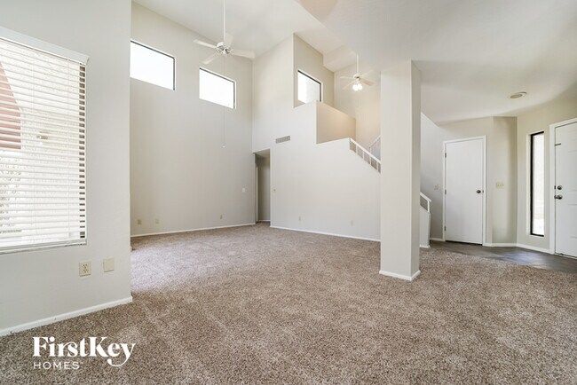 Building Photo - 5573 N Mica Mountain Dr