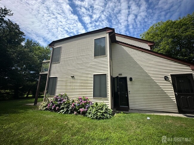 Building Photo - 503 Samuel Ct