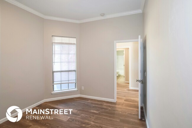 Foto del edificio - 17304 Hardwood Pl