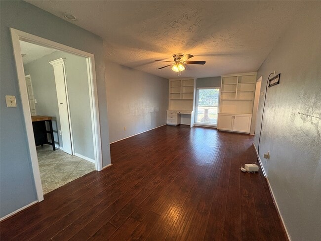 Building Photo - 610 Stoneledge Dr