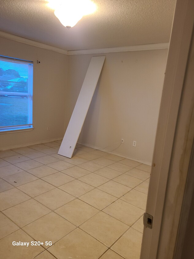 Primer dormitorio en la planta baja - 1038 SW Liberty Ave