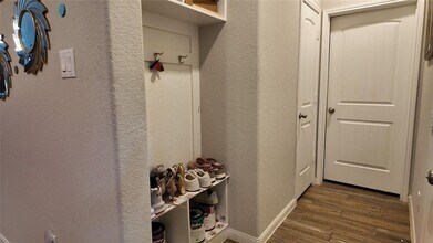 Building Photo - 5327 Sunny Ray Dr