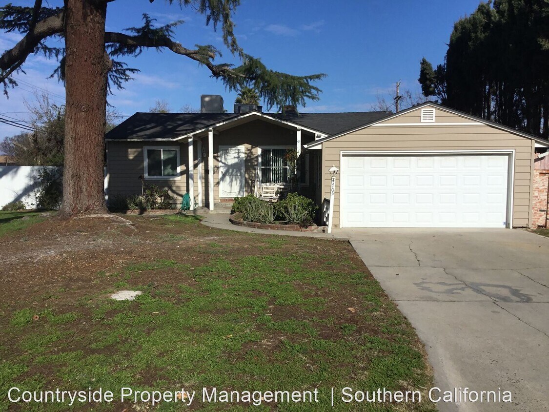 Primary Photo - 3 br, 2 bath House - 4705 E. Brown Avenue