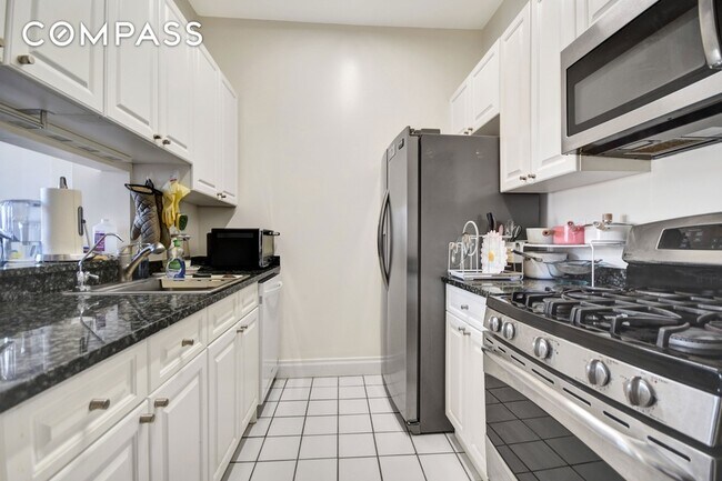 Foto del edificio - 350 E 82nd St