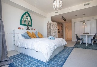 Building Photo - 5350 NW 84th Ave