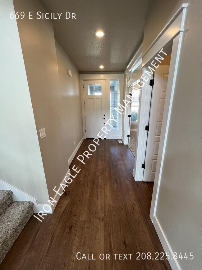 Foto del edificio - 669 E Sicily Dr