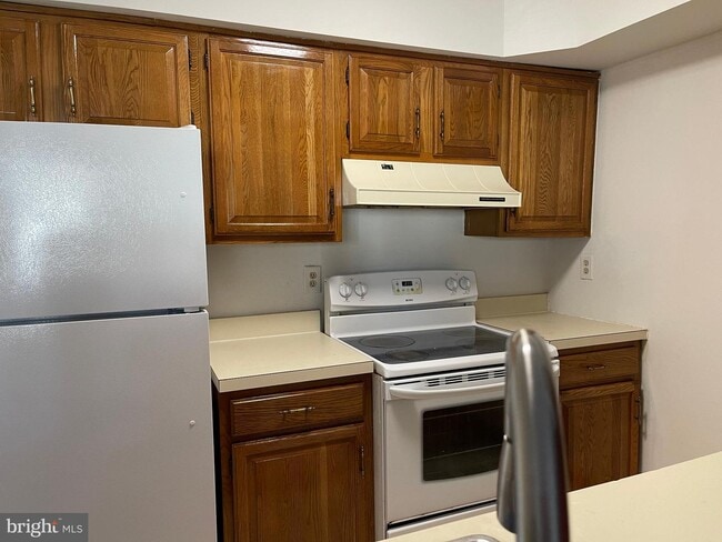 Building Photo - 1606 Aspen Dr