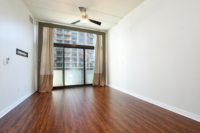 Foto del edificio - 650 W Wayman St