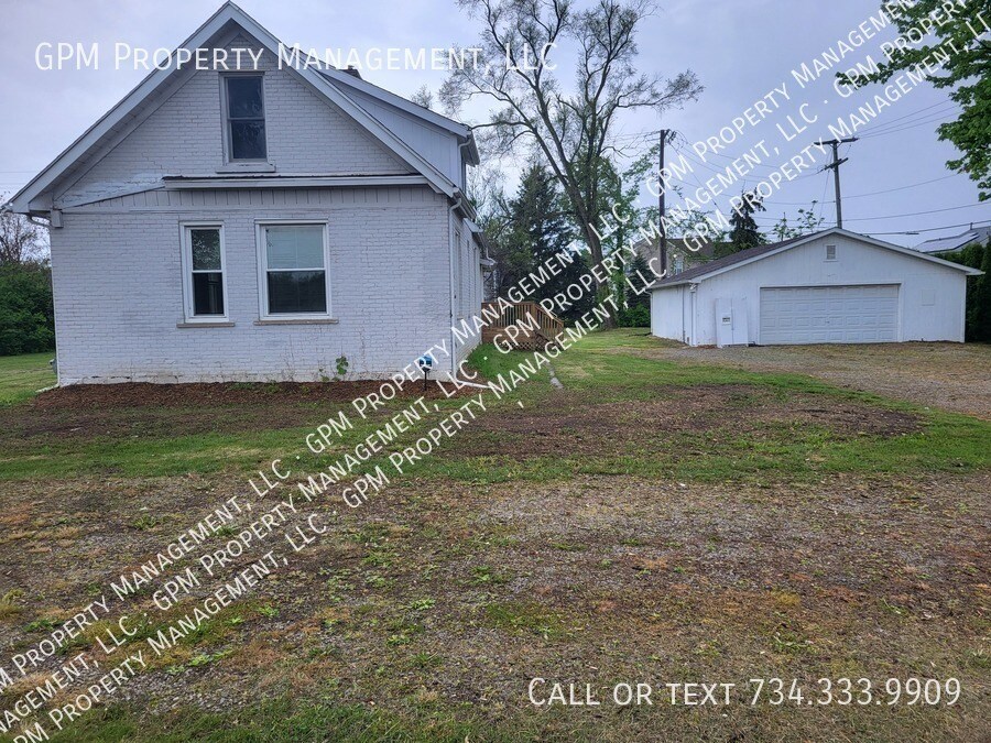 Primary Photo - Unique Romulus Home for rent.