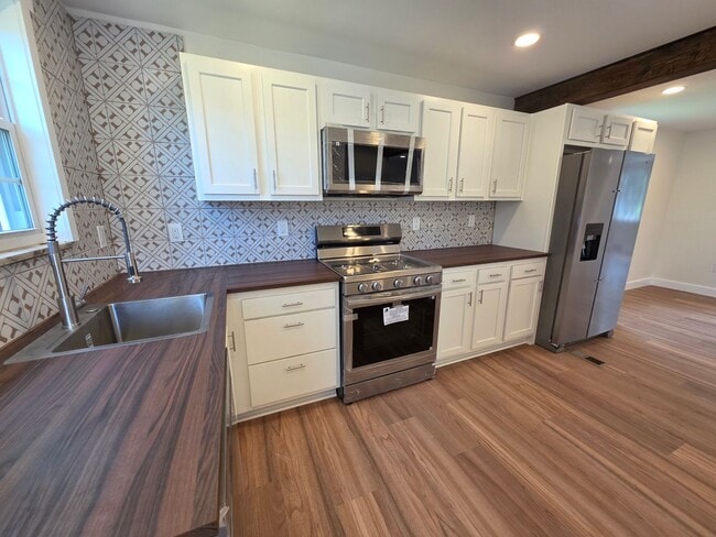 Foto del edificio - Fully Updated 3-bedroom, 2-bathroom house for rent in North Allegheny School District!