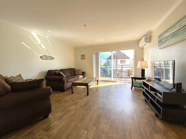 Building Photo - Mission Beach House Available ~ Fully Furn...