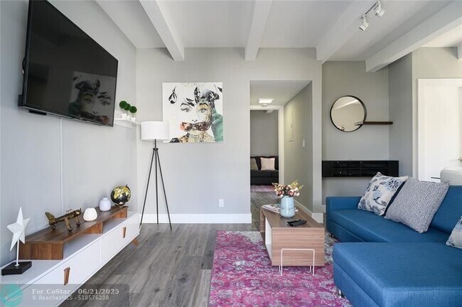 Foto del edificio - 1020 N Victoria Park Rd