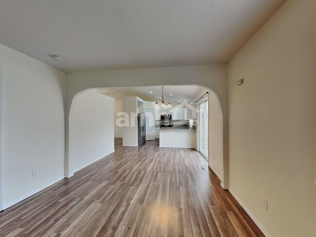 Foto del edificio - 16605 Sadie Ave
