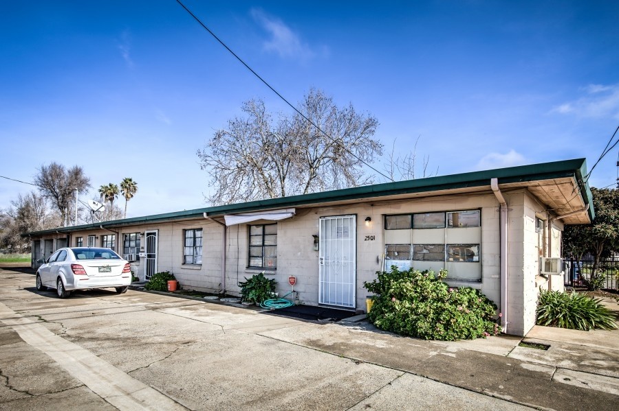 Primary Photo - 2501-2505 Fruitridge Rd