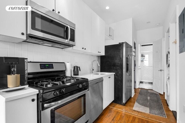 Building Photo - 107 Greenpoint Ave