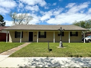 Building Photo - 1516 Narcille St