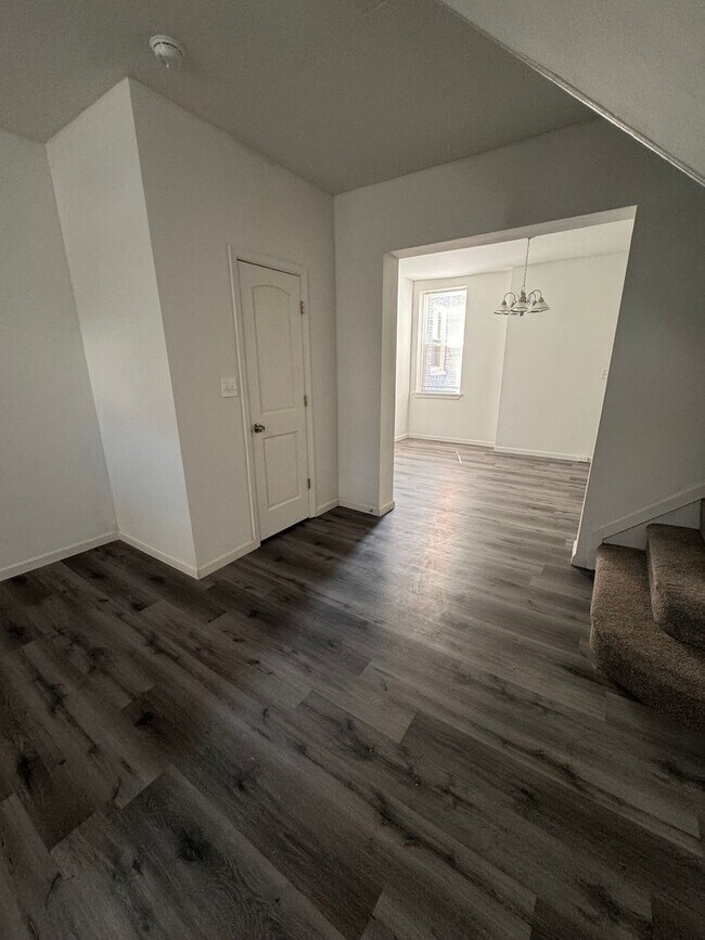 Foto del edificio - Charming 3 Bedroom Home in West Baltimore