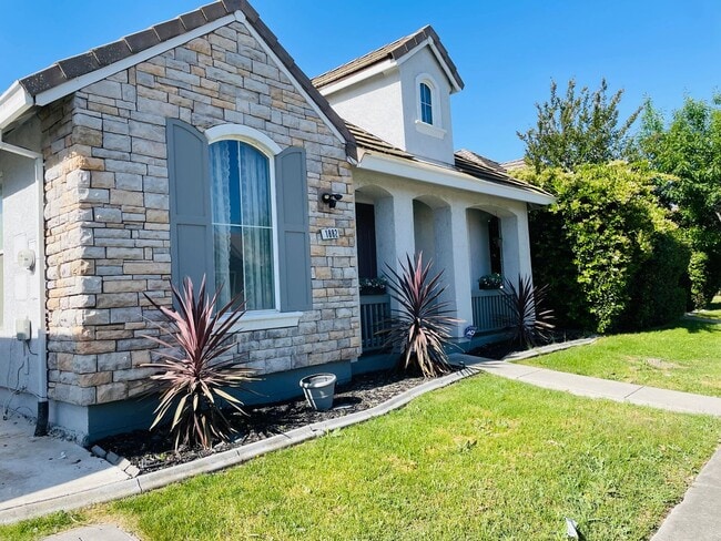 Photo - 1882 Zurlo Way House