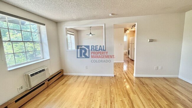 Foto del edificio - 148 S Emerson St