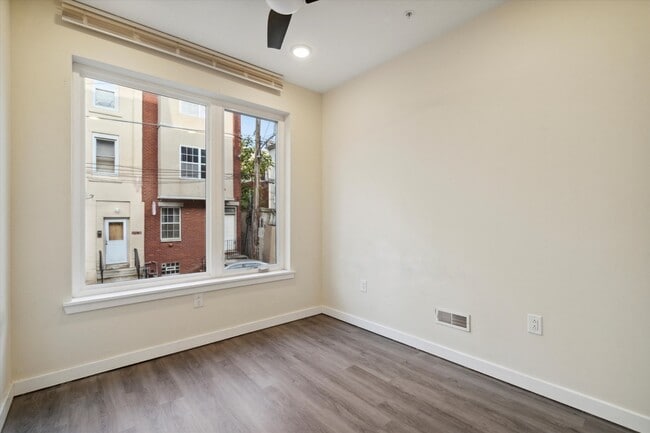 Building Photo - 1802 N Bouvier St