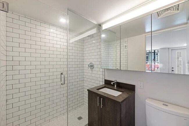 Building Photo - 163 Ludlow St