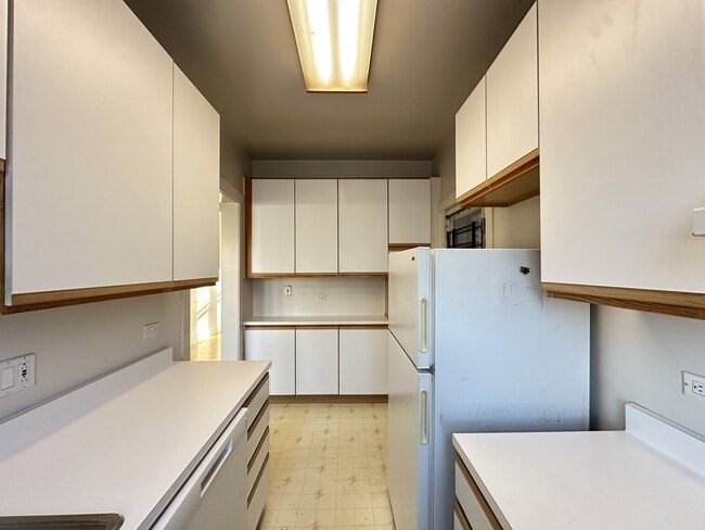 Building Photo - 1326 Oak Ave