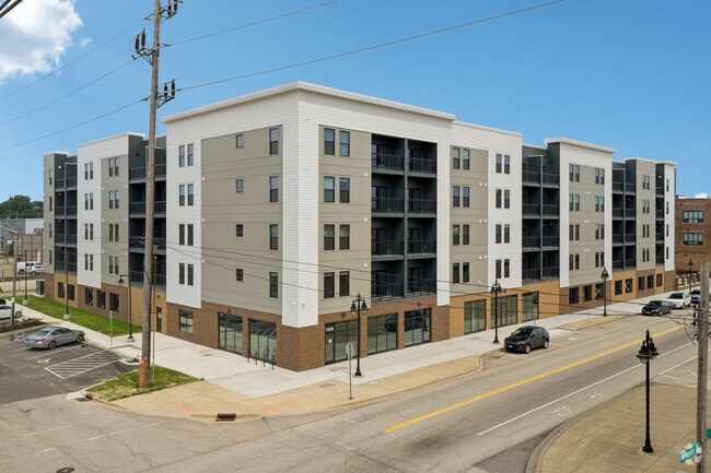 Building Photo - Chic Apartments
