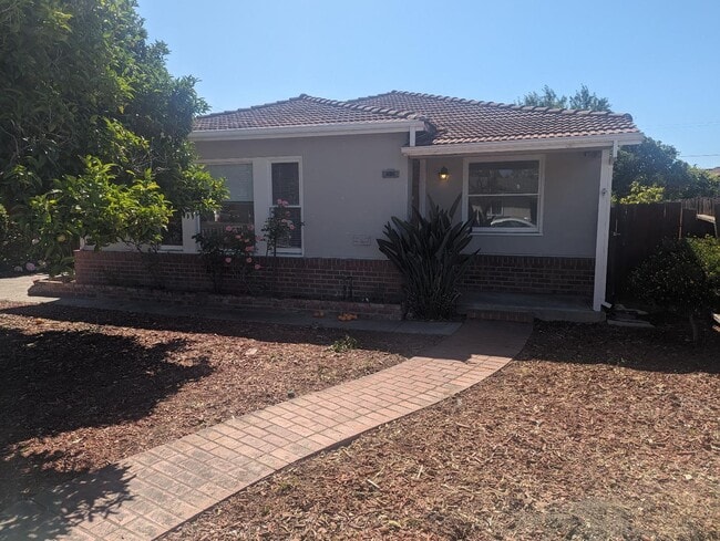 Building Photo - 485 S Fair Oaks Ave