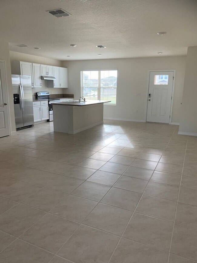 Building Photo - 3/2.5 Townhouse in Kindred for Rent