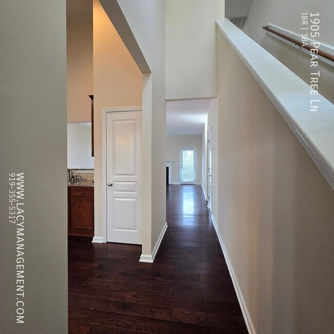 Foto del edificio - 1905 Pear Tree Ln