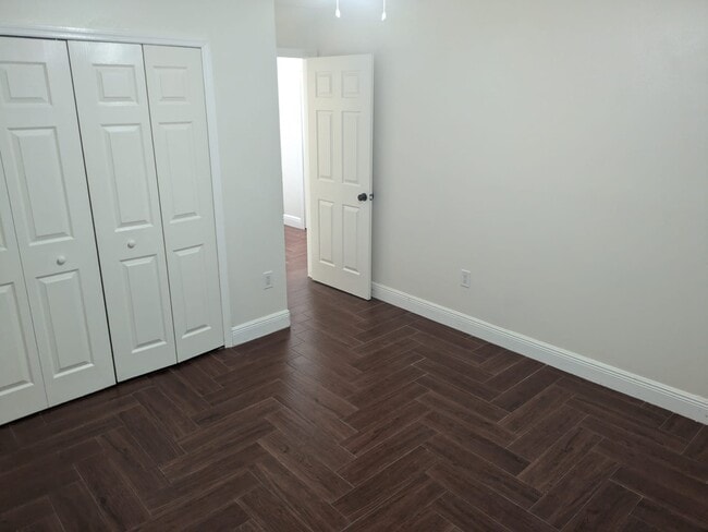 Building Photo - 8021 Sandberry Blvd