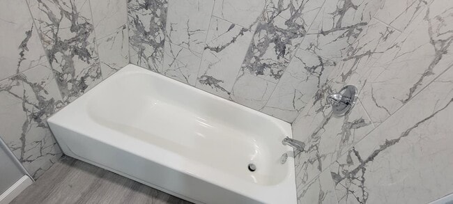 Baño #1 - 516 George St