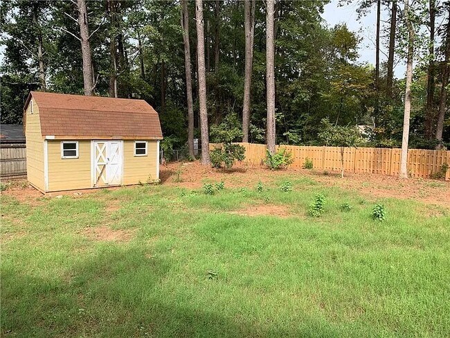 Foto del edificio - 2379 Selman Dr NW