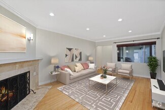 Building Photo - 15457 Moorpark St