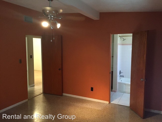 Building Photo - 5206 N Apopka Vineland Rd