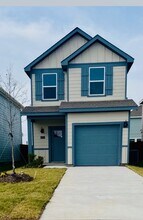 Building Photo - 306 Tall Cedar Wy