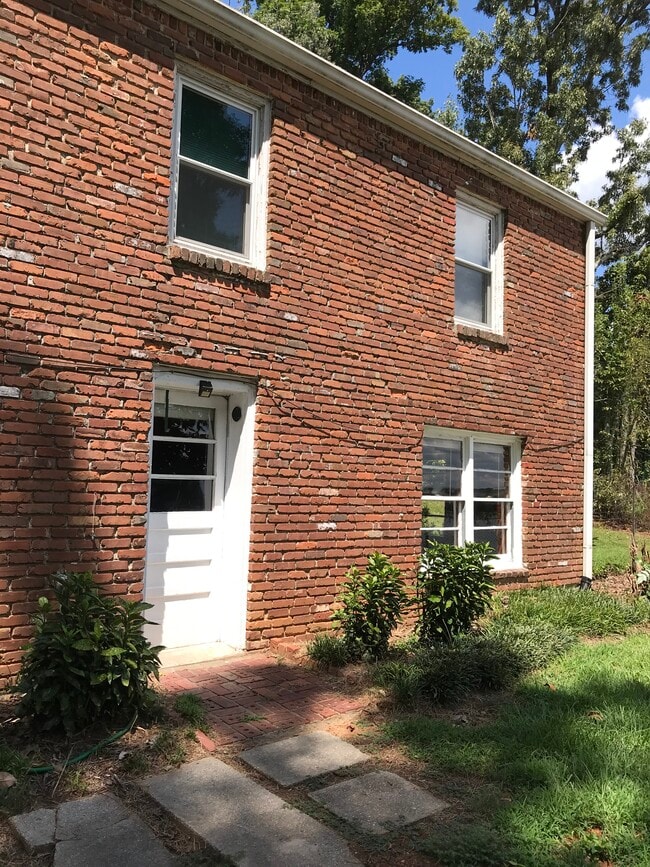 Building Photo - 2735 Peeler Rd