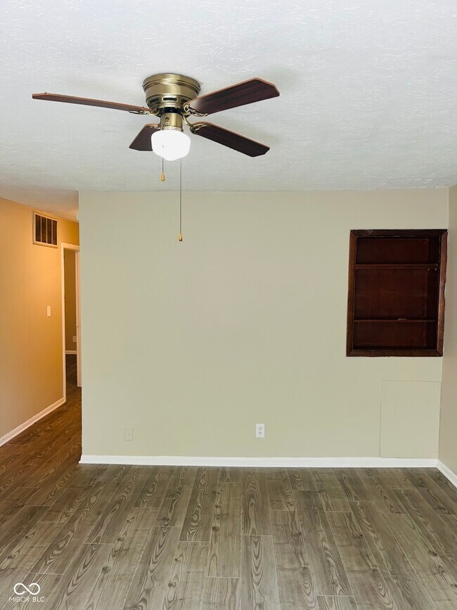 Foto del edificio - 1258 N Ridgeview Dr