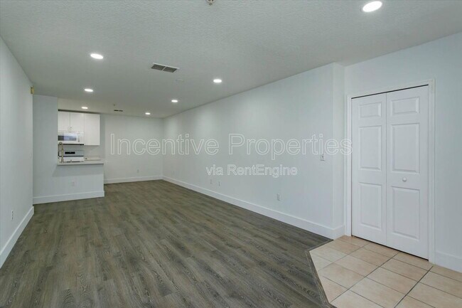 Foto del edificio - 4352 S Kirkman Rd