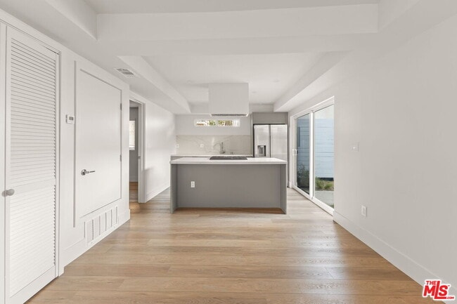 Building Photo - 1752 N Van Ness Ave