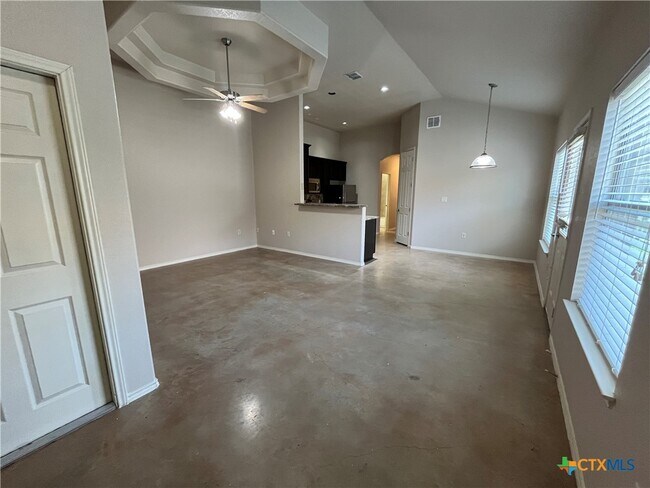 Foto del edificio - 268 Rosalie Dr