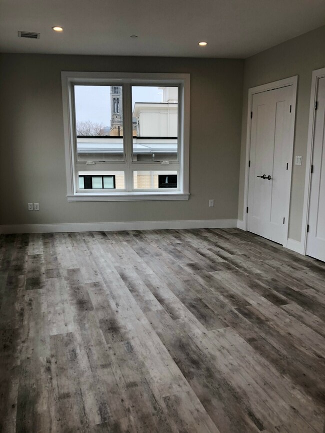 Building Photo - 1464 Tremont St